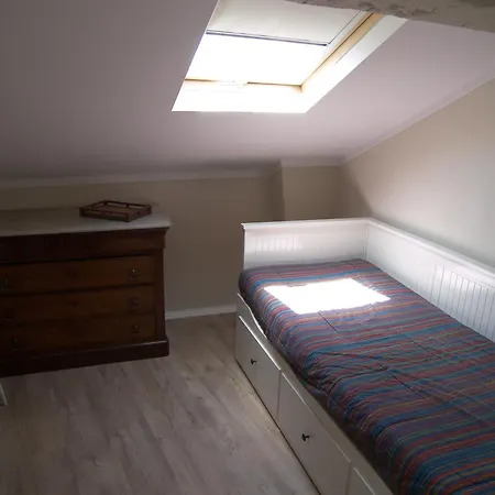 2 Bedroom Near March Forville, Quiet And Convenient, 5 Minutes Walk From Palais