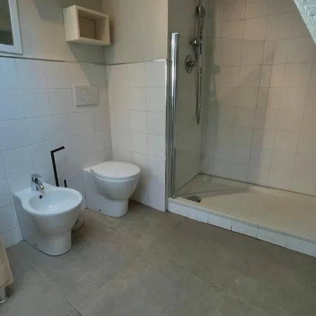 2 Bedroom Near March Forville, Quiet And Convenient, 5 Minutes Walk From Palais *