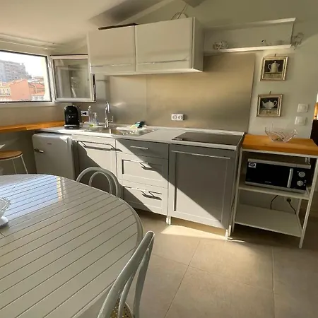 2 Bedroom Near March Forville, Quiet And Convenient, 5 Minutes Walk From Palais Apartmán Cannes
