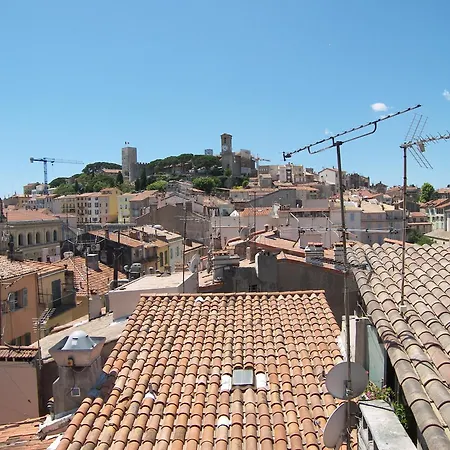 2 Bedroom Near March Forville, Quiet And Convenient, 5 Minutes Walk From Palais *